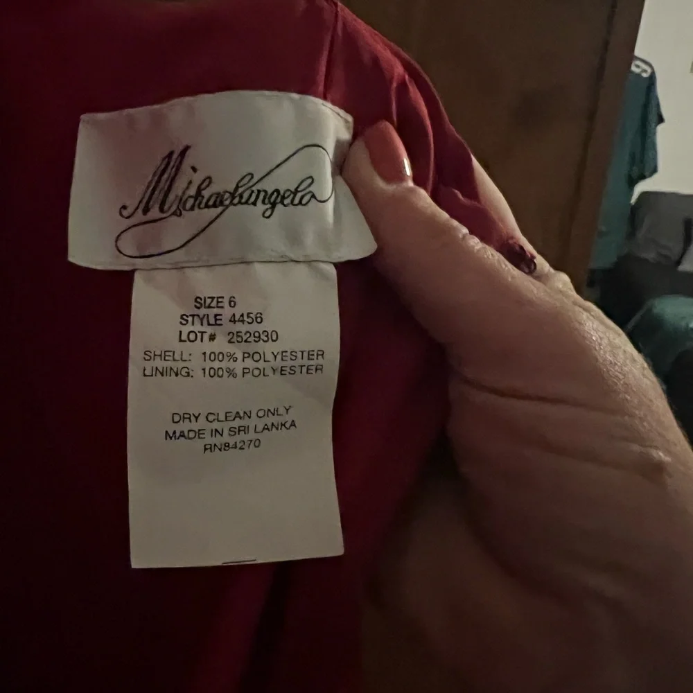 Beautiful gown worn by 5’3” tall - Picture 2 of 3